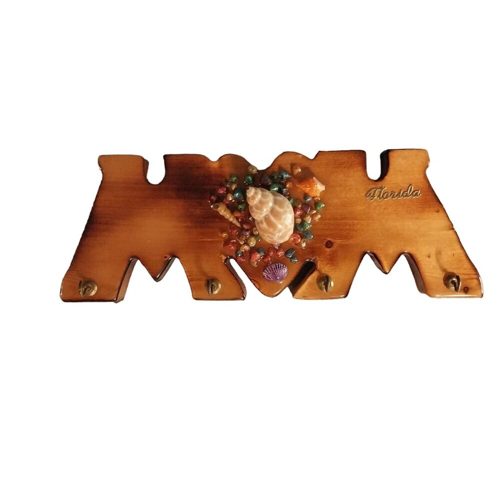 Florida Souvenir Kitschy MOM Heart Seashells Shells Wall Key Holder
